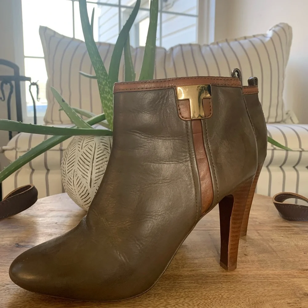 Tory‎ Burch Sz 9.5 M Olive/Brown Leather Ankle Boots Booties Zip Side High Heel